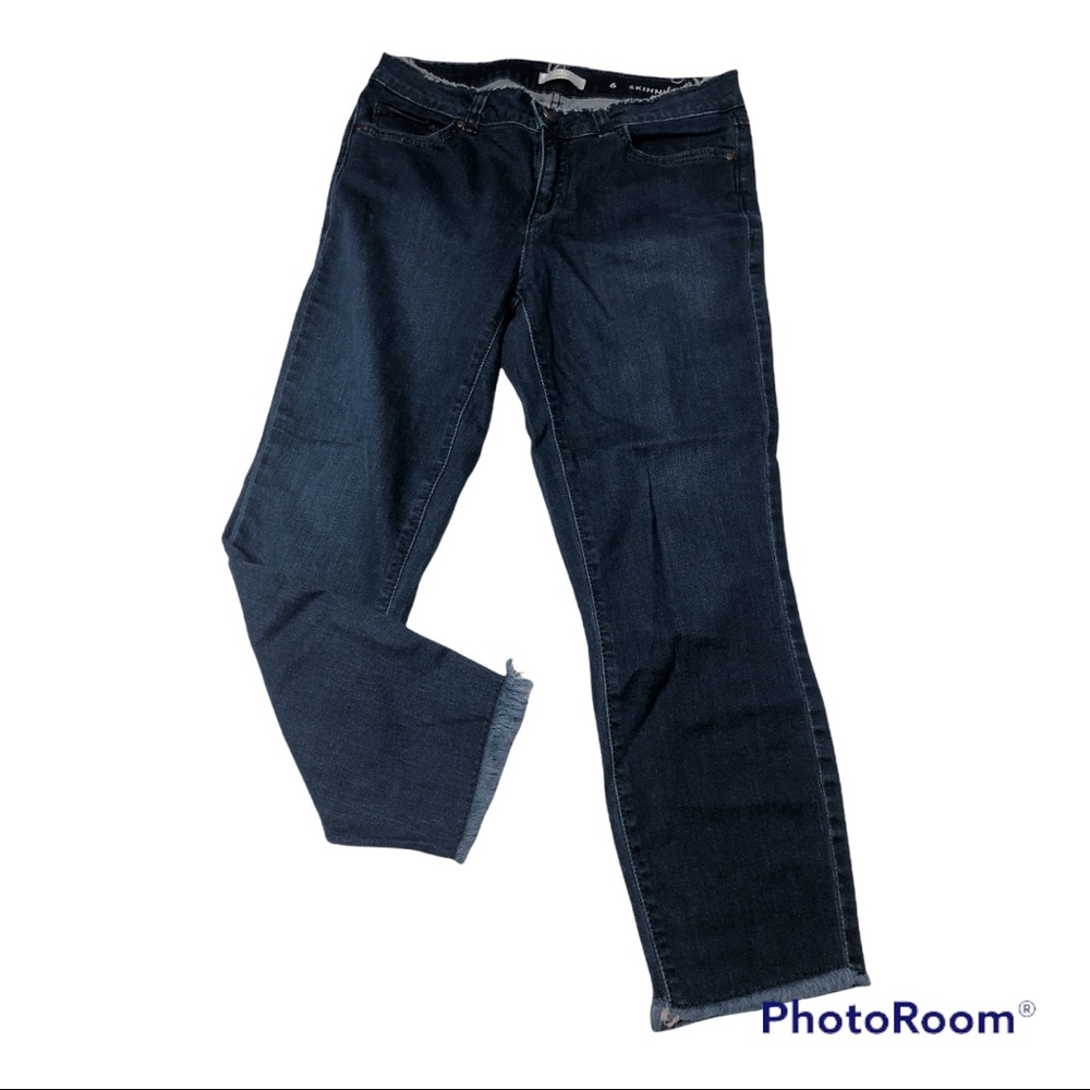 Skinny Dark Jean Capri cotton/spandex raw edge waistline size 6 Lauren Conrad